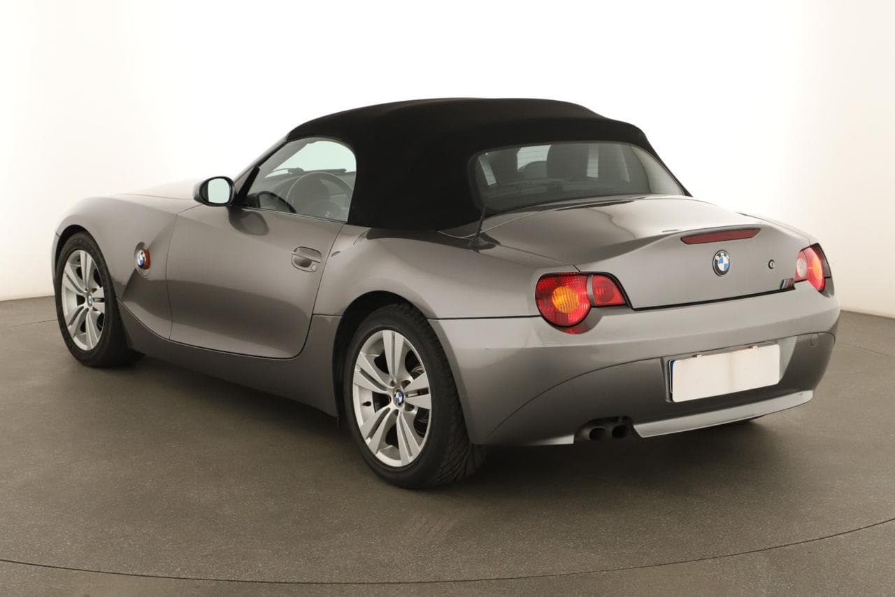2004 BMW Z4 - 10