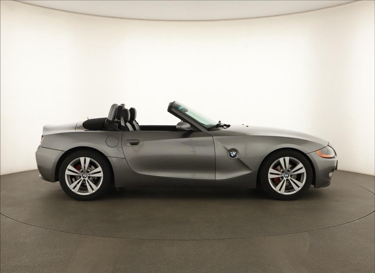 2004 BMW Z4 - 8