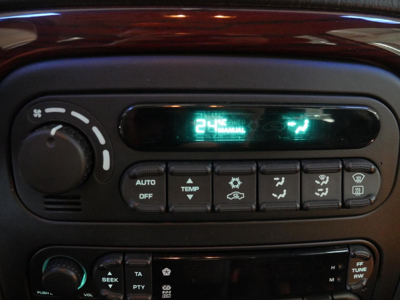 1999 Chrysler 300C - 17