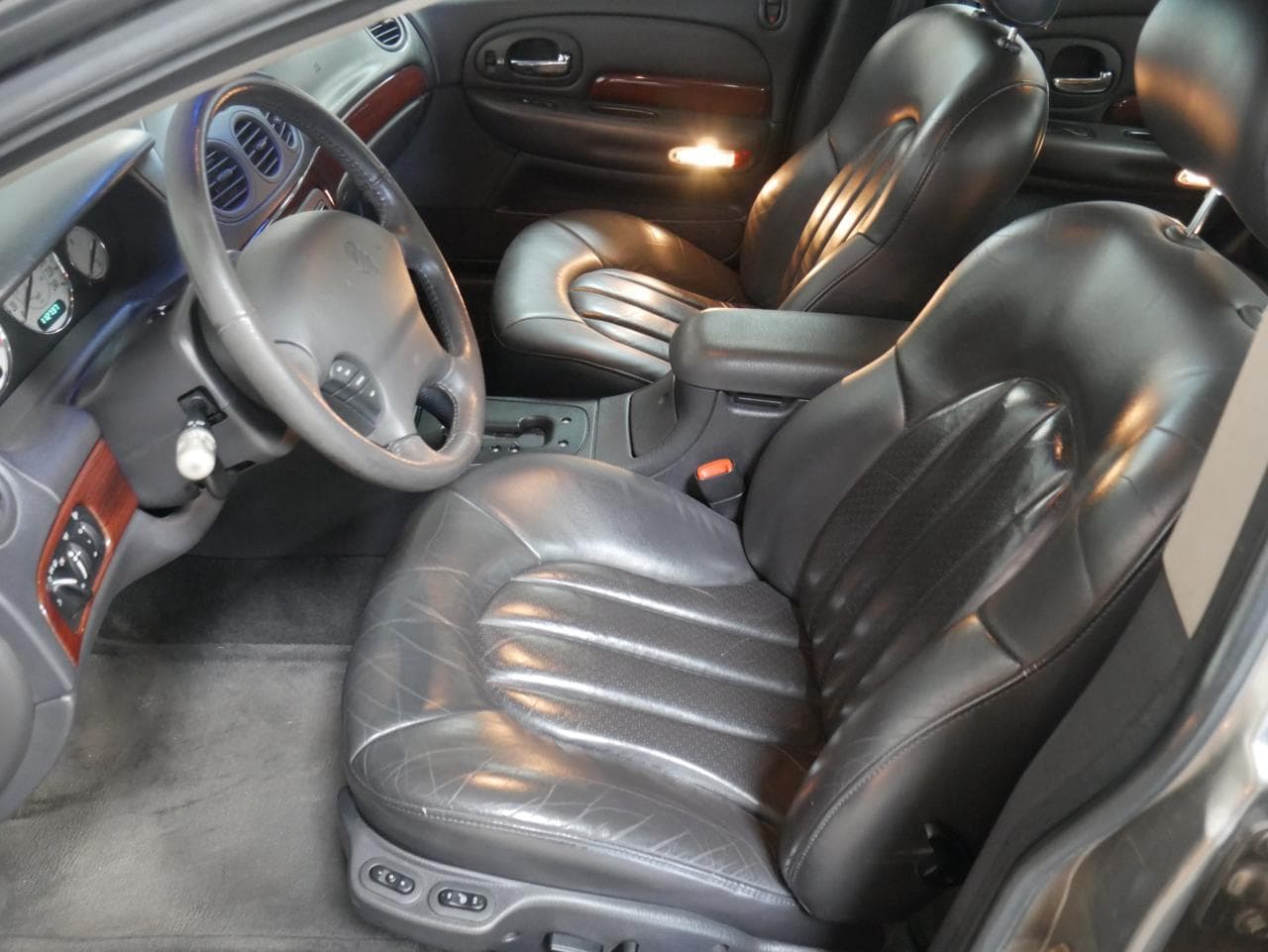 1999 Chrysler 300C - 8