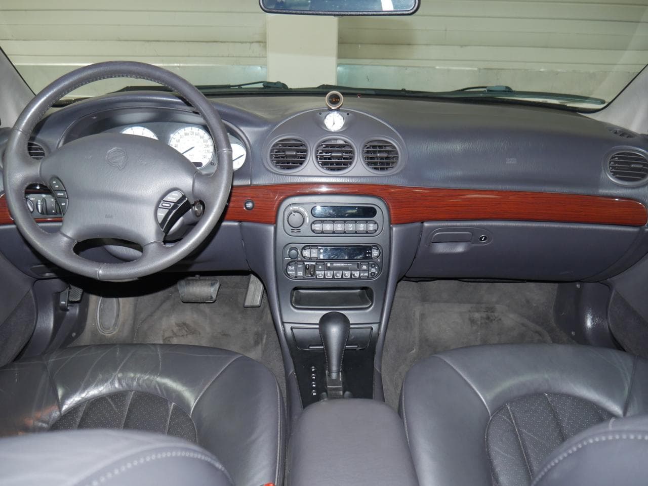 1999 Chrysler 300C - 12