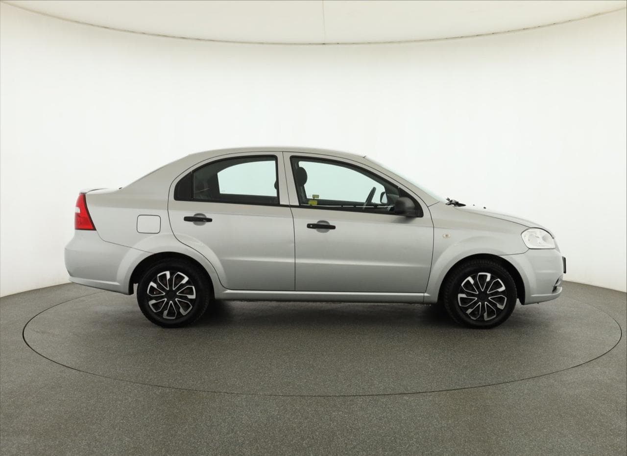 2010 Chevrolet AVEO - 8
