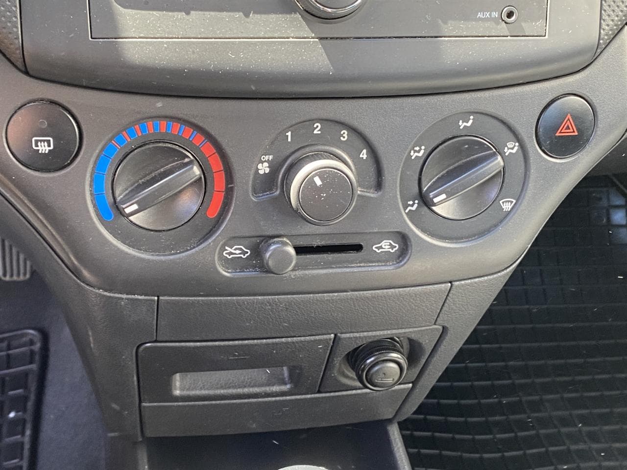 2009 Chevrolet AVEO - 13