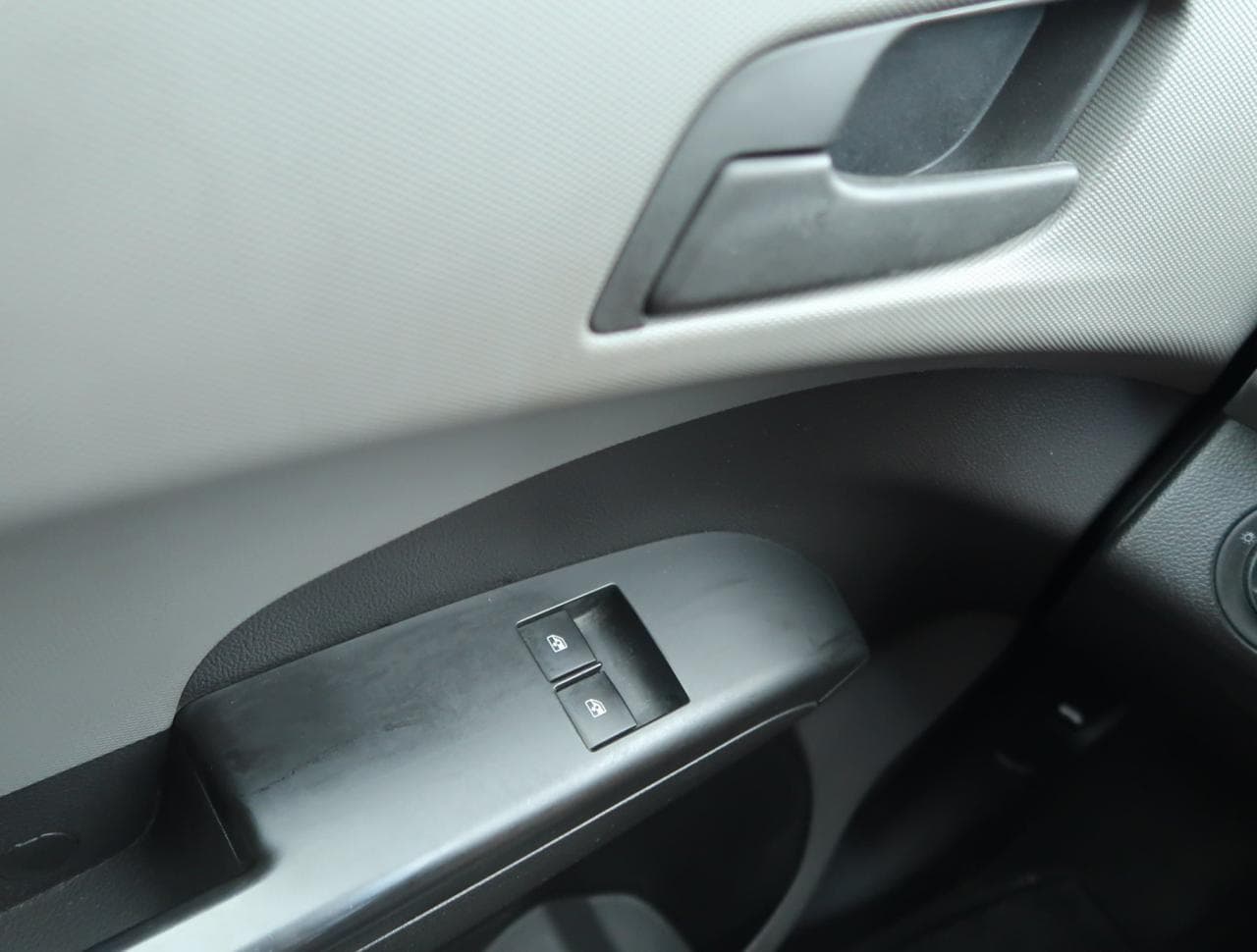 2012 Chevrolet AVEO - 38