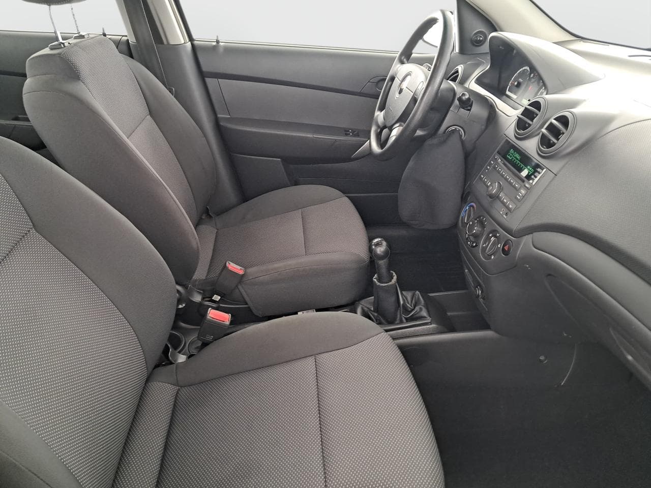 2011 Chevrolet AVEO - 12