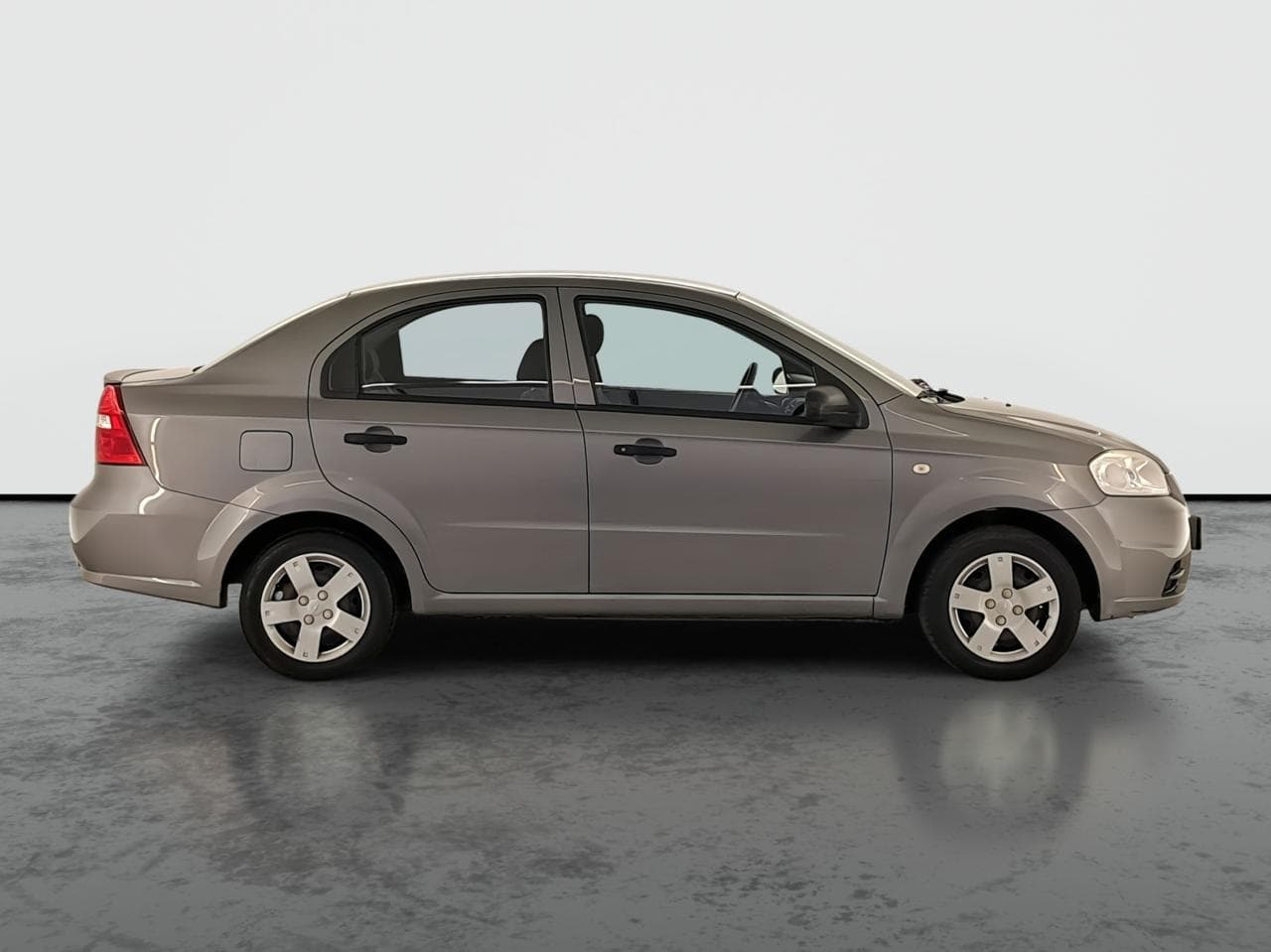 2011 Chevrolet AVEO - 8