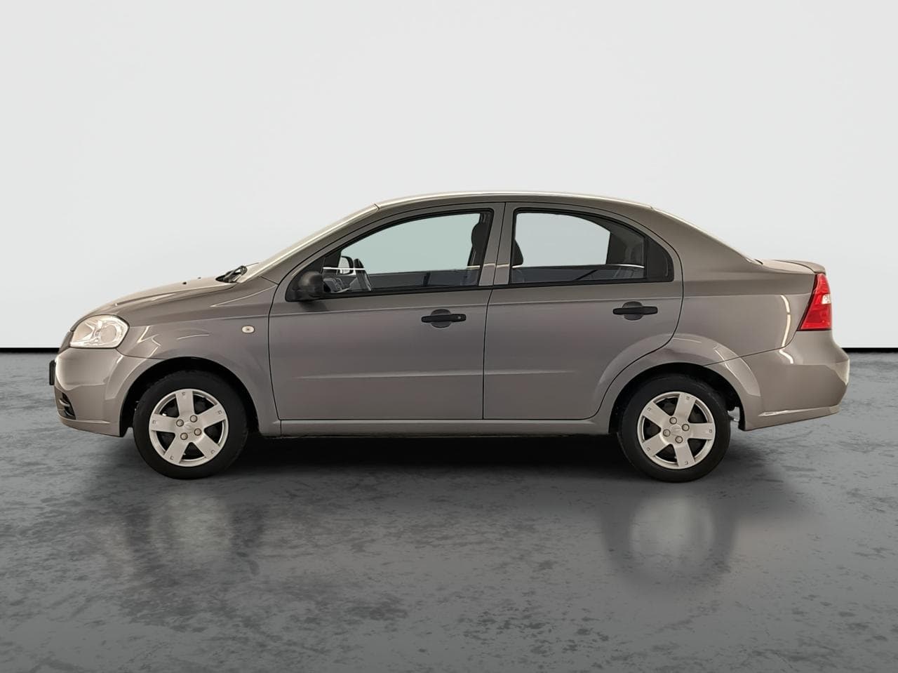 2011 Chevrolet AVEO - 4