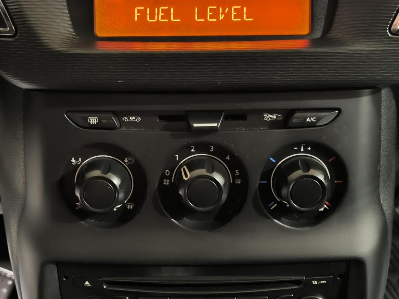 2012 Citroen C3 - 15