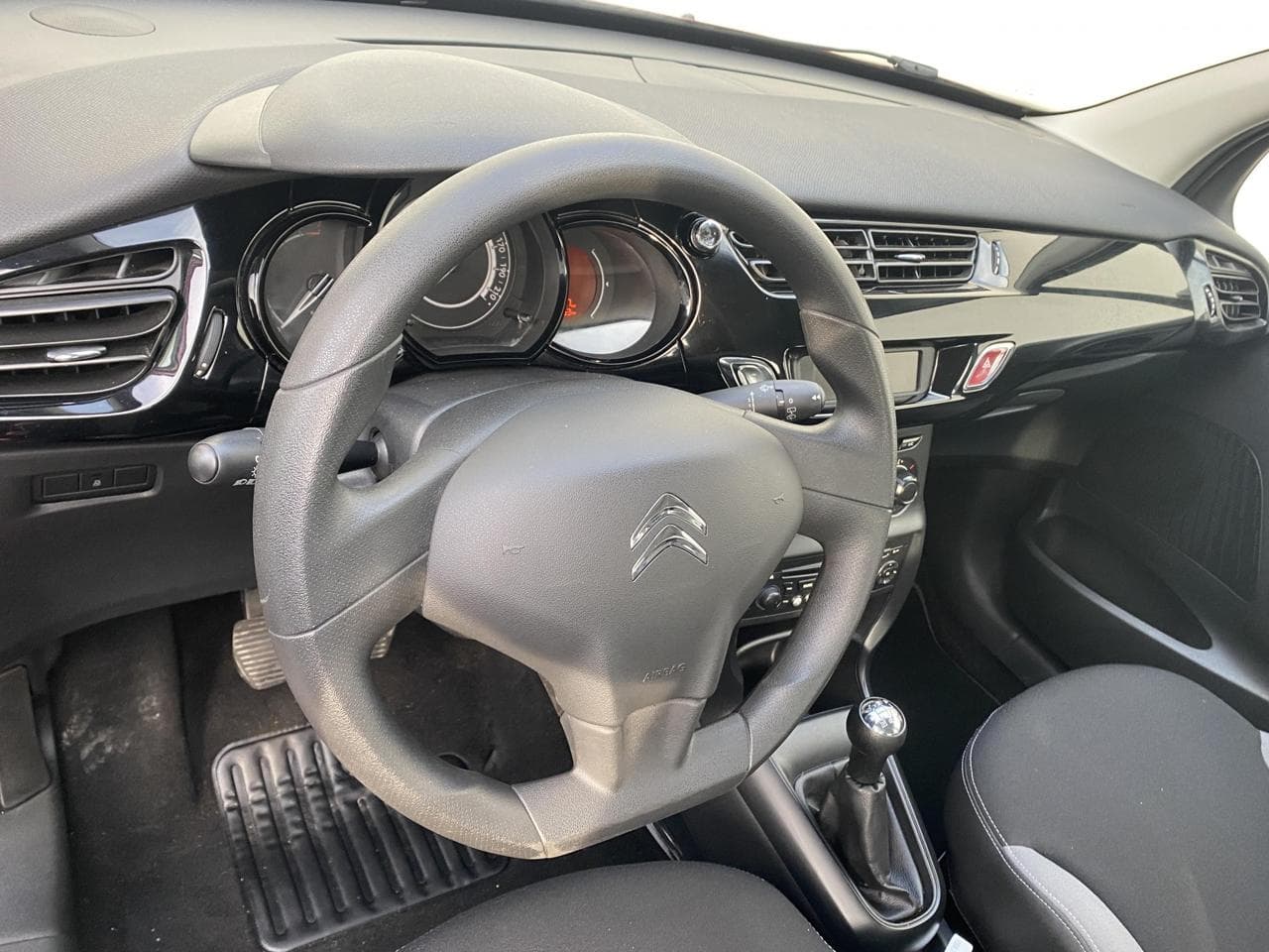 2016 Citroen C3 - 11