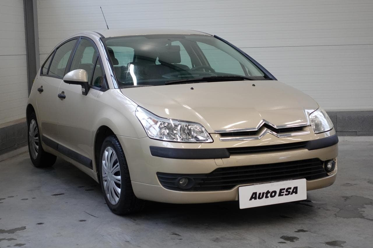 Citroën C4 1.4i, ČR hatchback