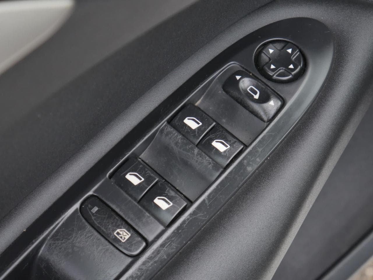 2011 Citroen C4 - 17