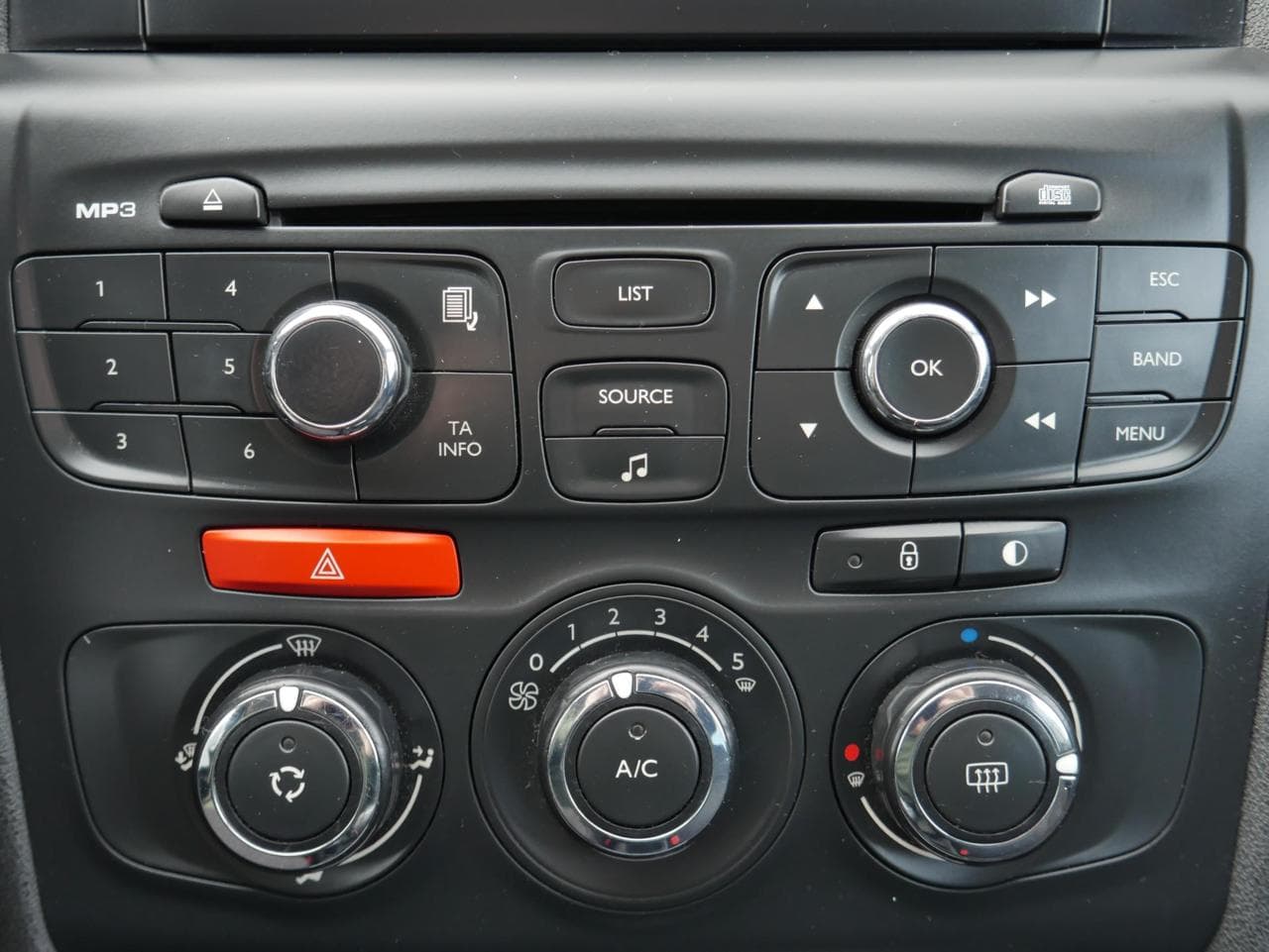 2011 Citroen C4 - 15