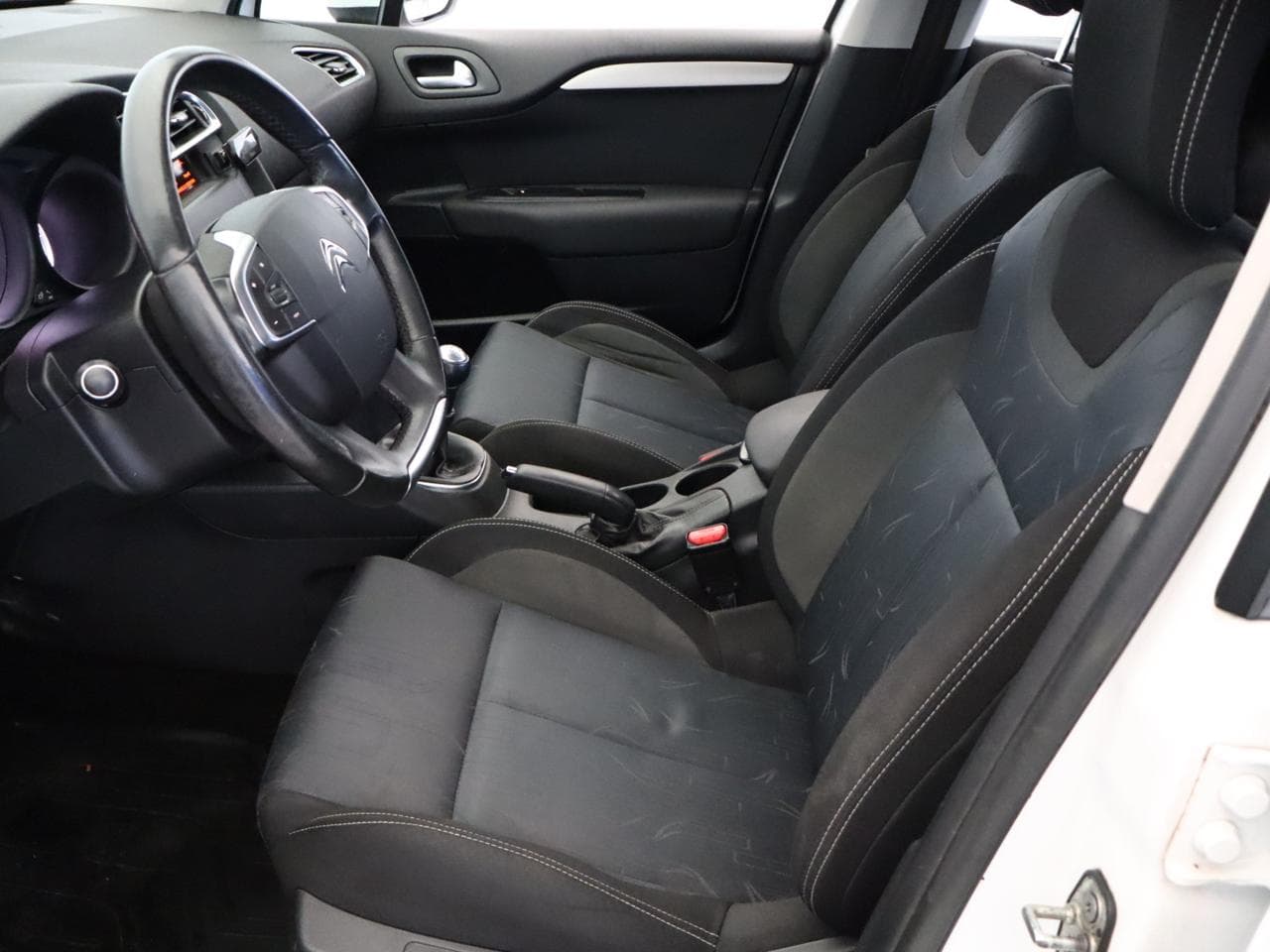 2014 Citroen C4 - 14