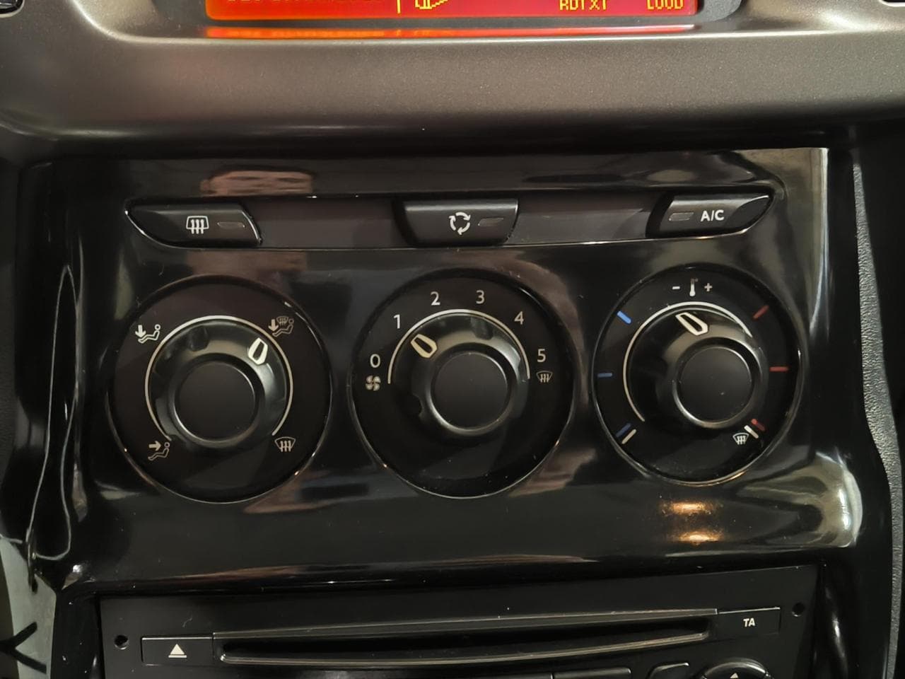 2014 Citroen C3 - 15