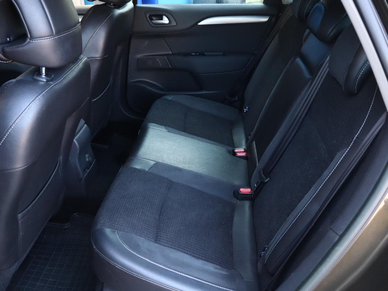 2013 Citroen C4 - 13