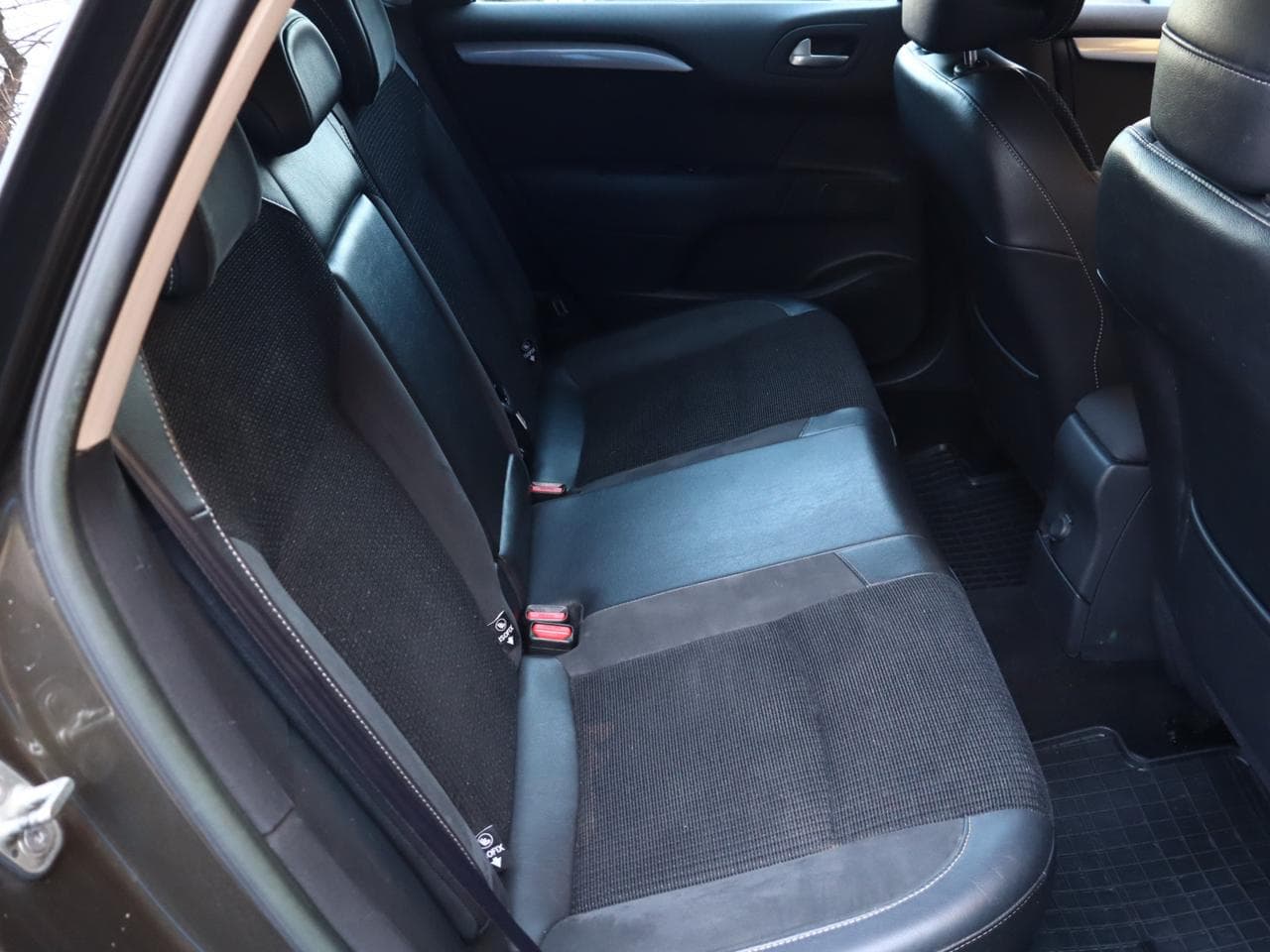 2013 Citroen C4 - 11