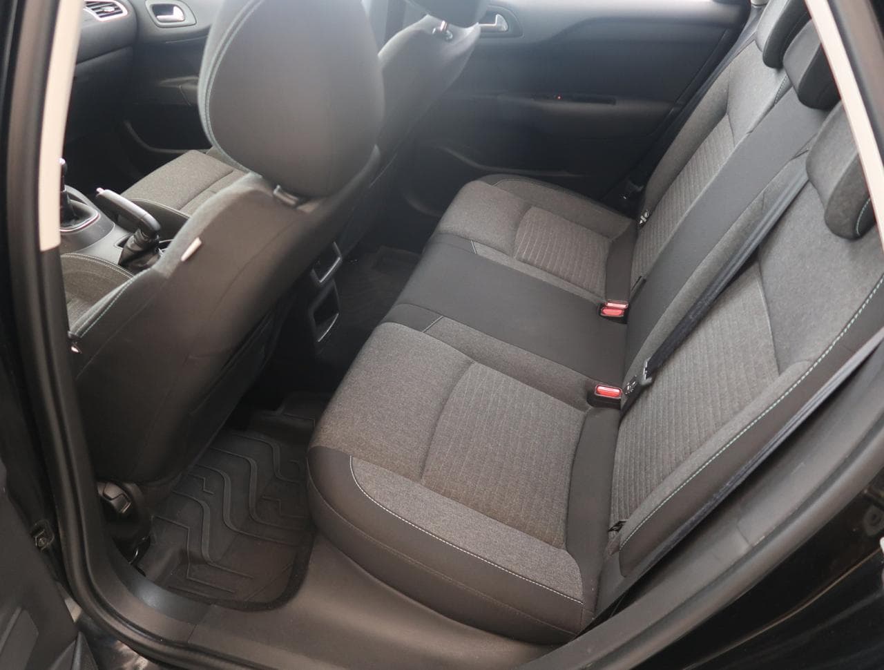 2016 Citroen C4 - 15