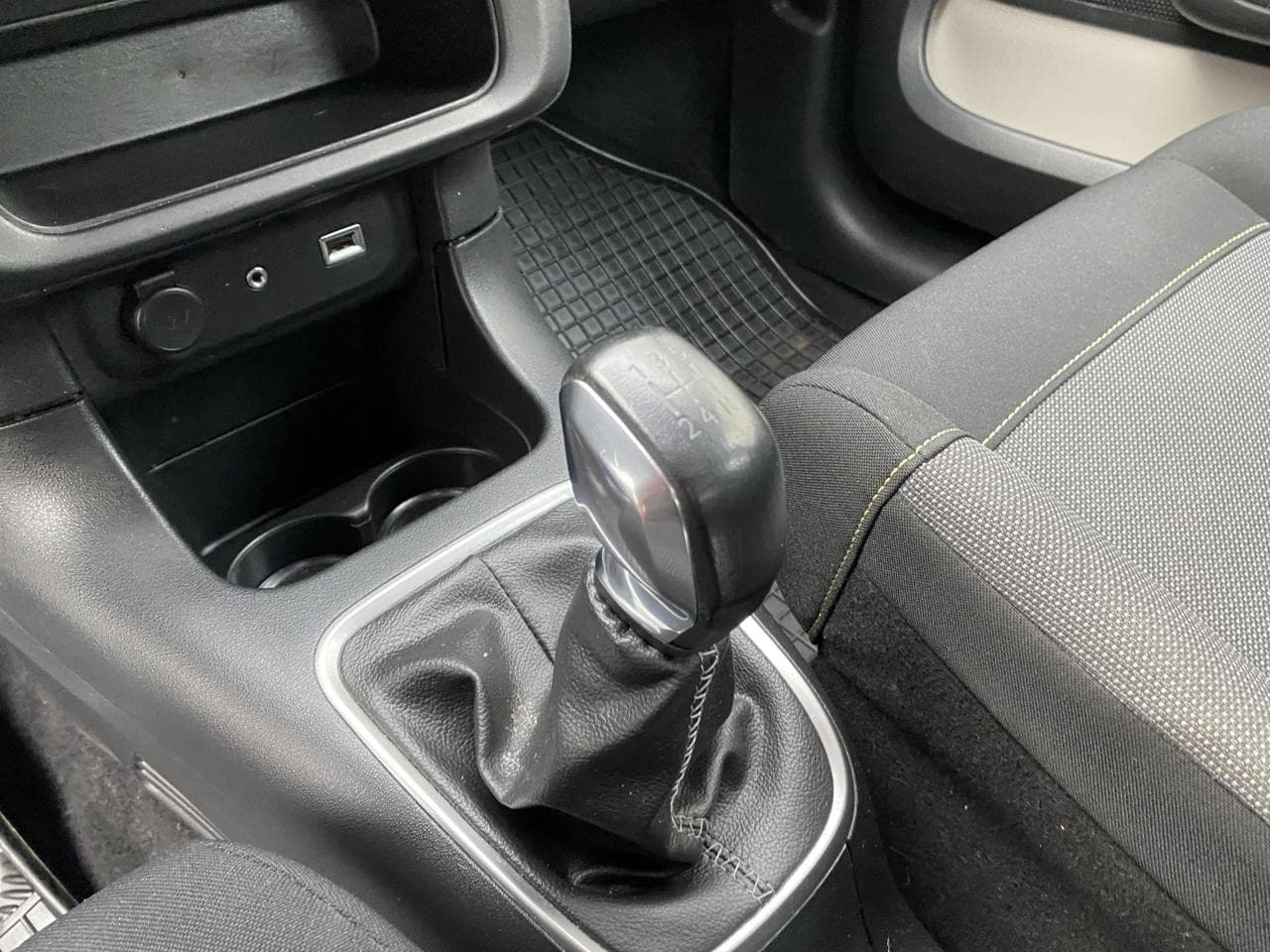 2018 Citroen C3 - 16