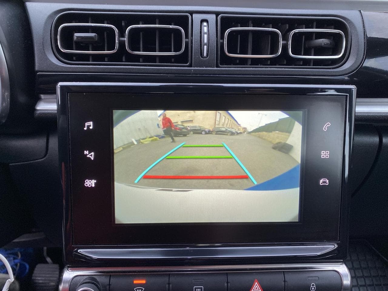 2018 Citroen C3 - 18