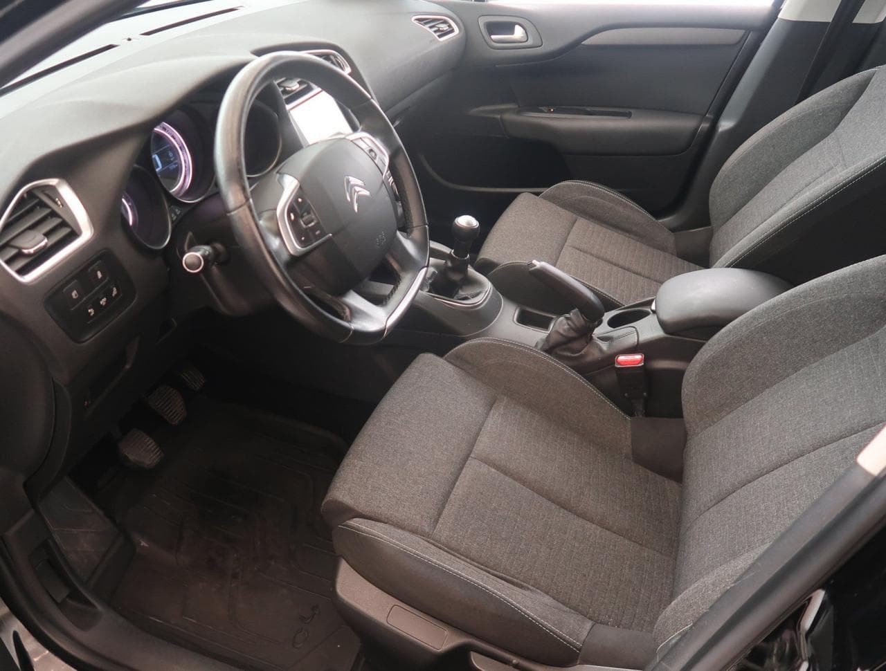 2016 Citroen C4 - 16