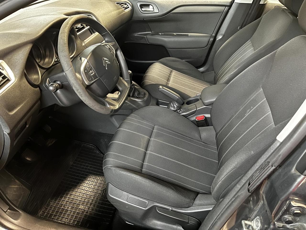 2012 Citroen C4 - 9