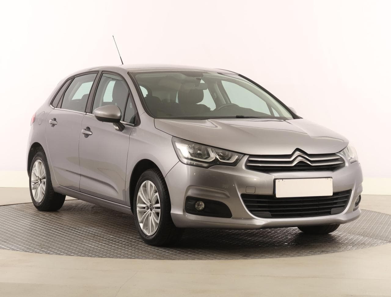 Citroën C4 1.2 PureTech 81kW hatchback