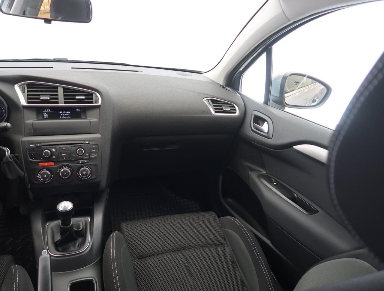 2018 Citroen C4 - 11