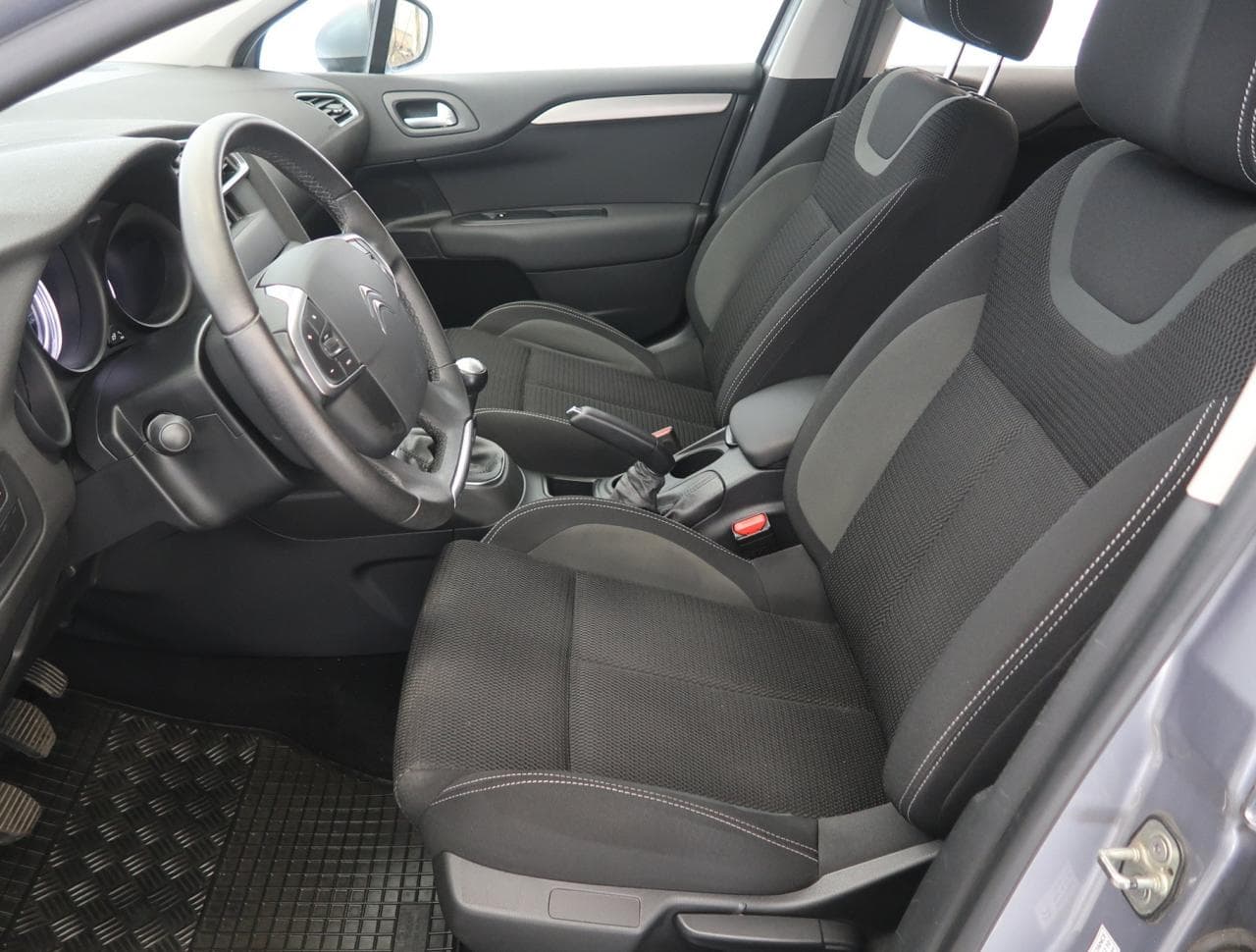 2018 Citroen C4 - 16