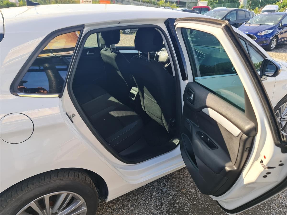 2013 Citroen C4 - 25