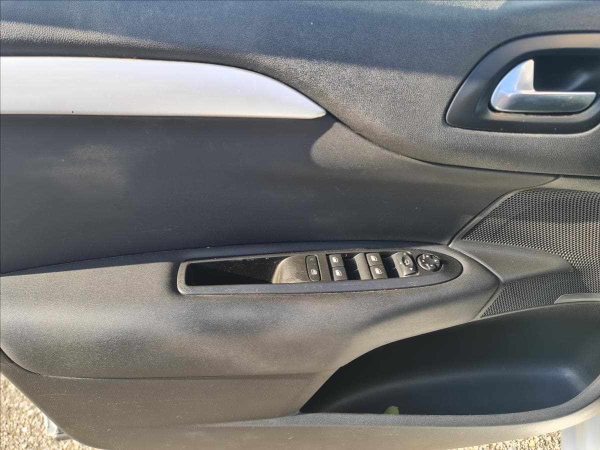 2013 Citroen C4 - 17