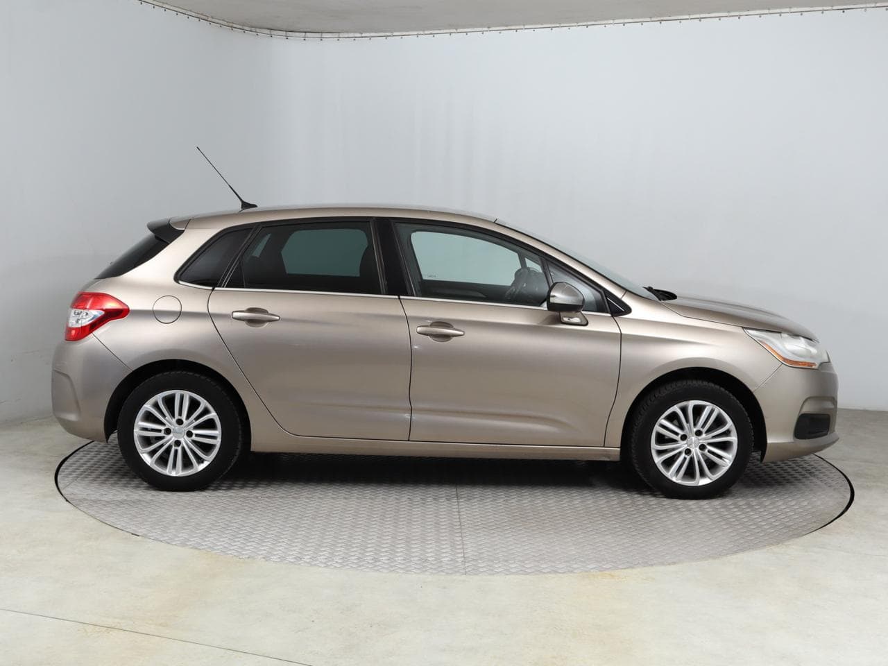 2014 Citroen C4 - 15
