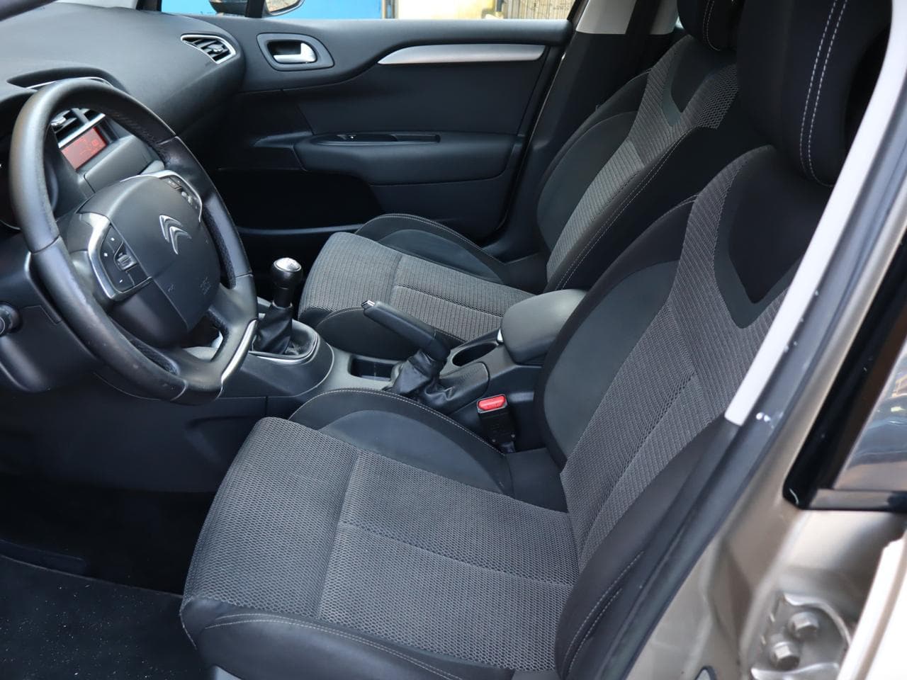 2014 Citroen C4 - 27