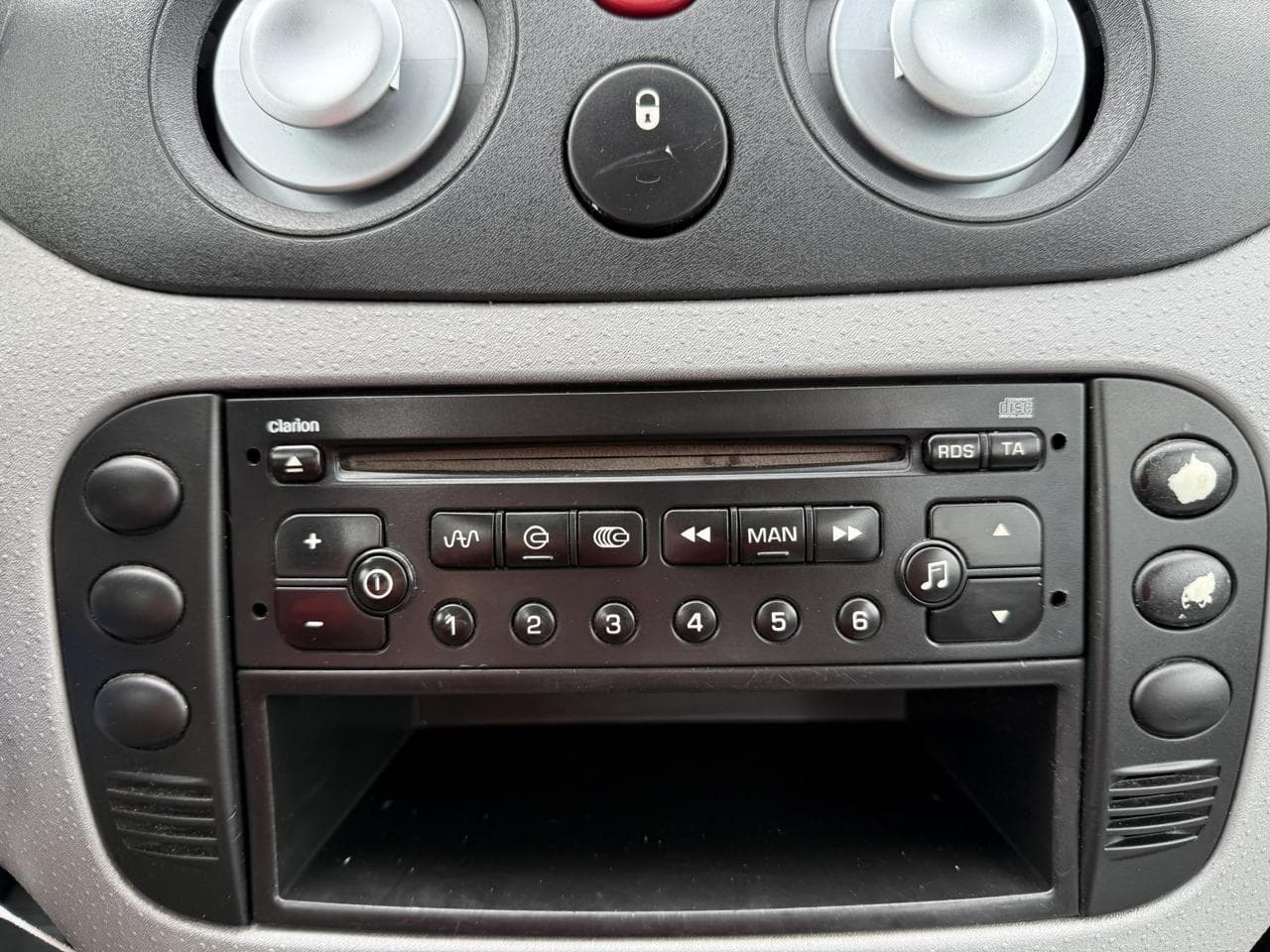 2003 Citroen C3 - 13