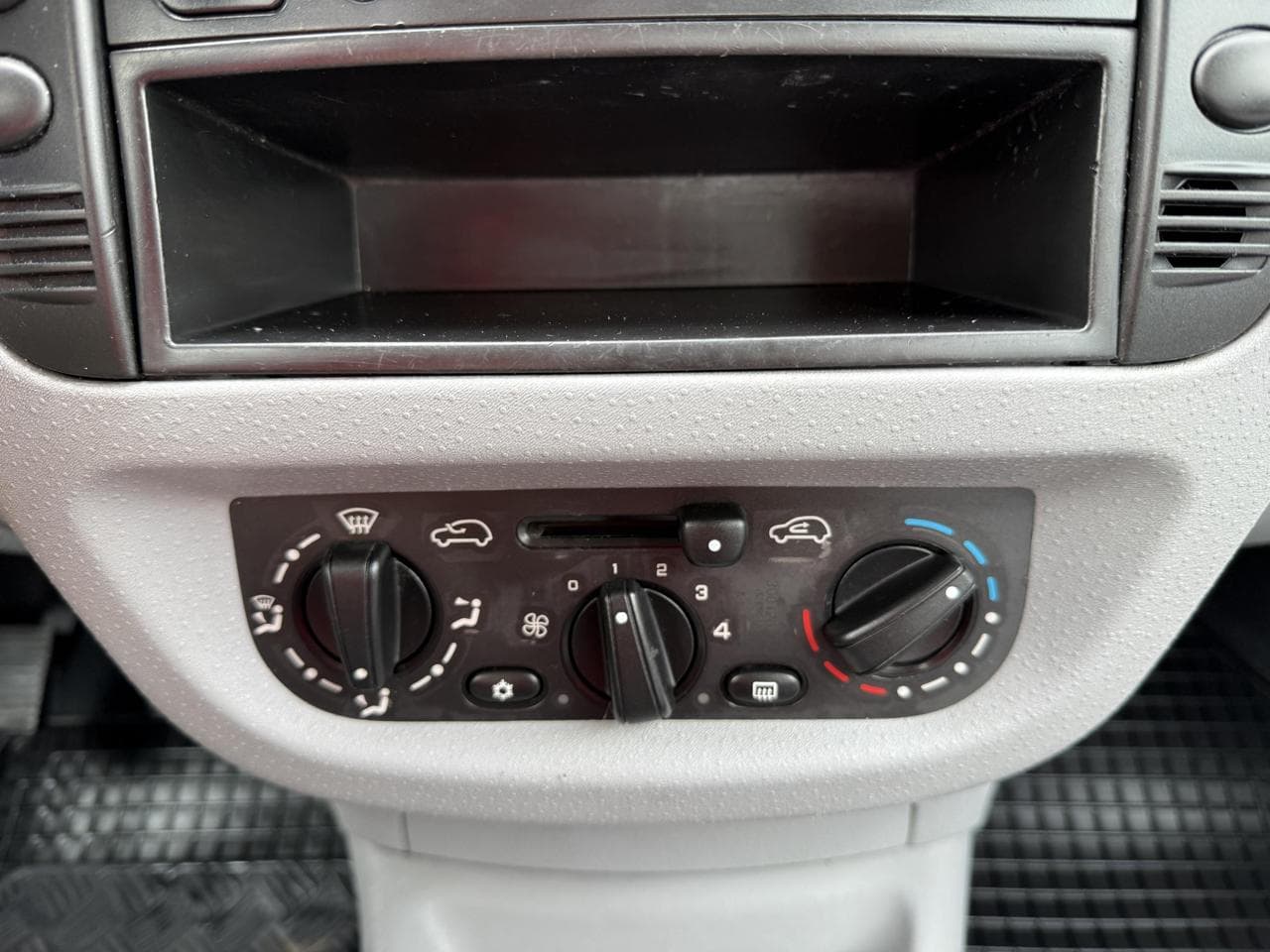 2003 Citroen C3 - 14
