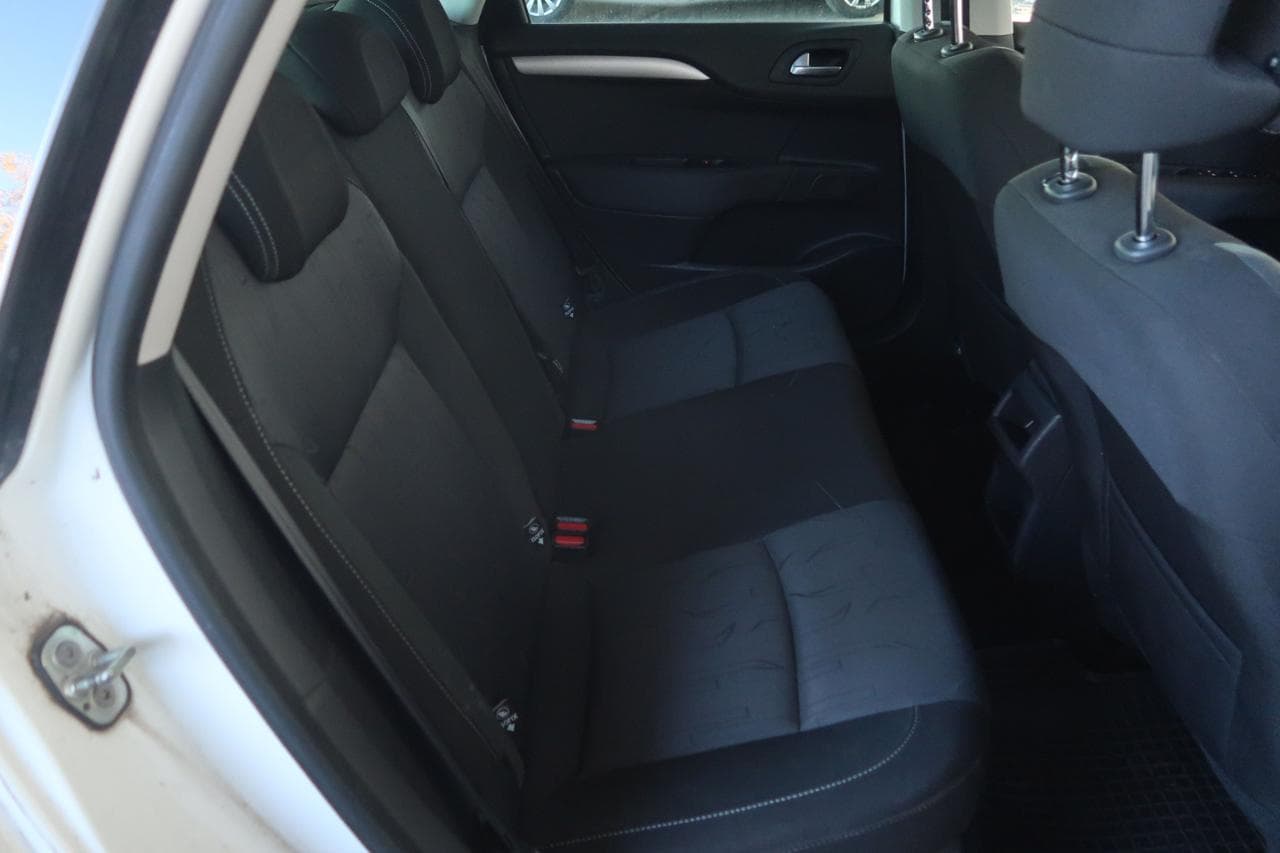 2012 Citroen C4 - 25