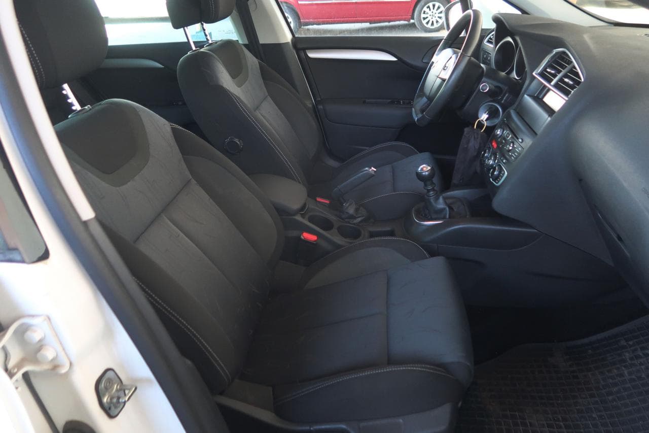 2012 Citroen C4 - 23