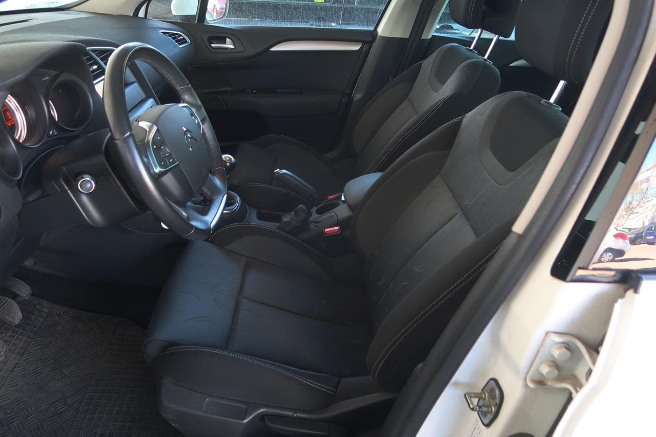 2012 Citroen C4 - 31