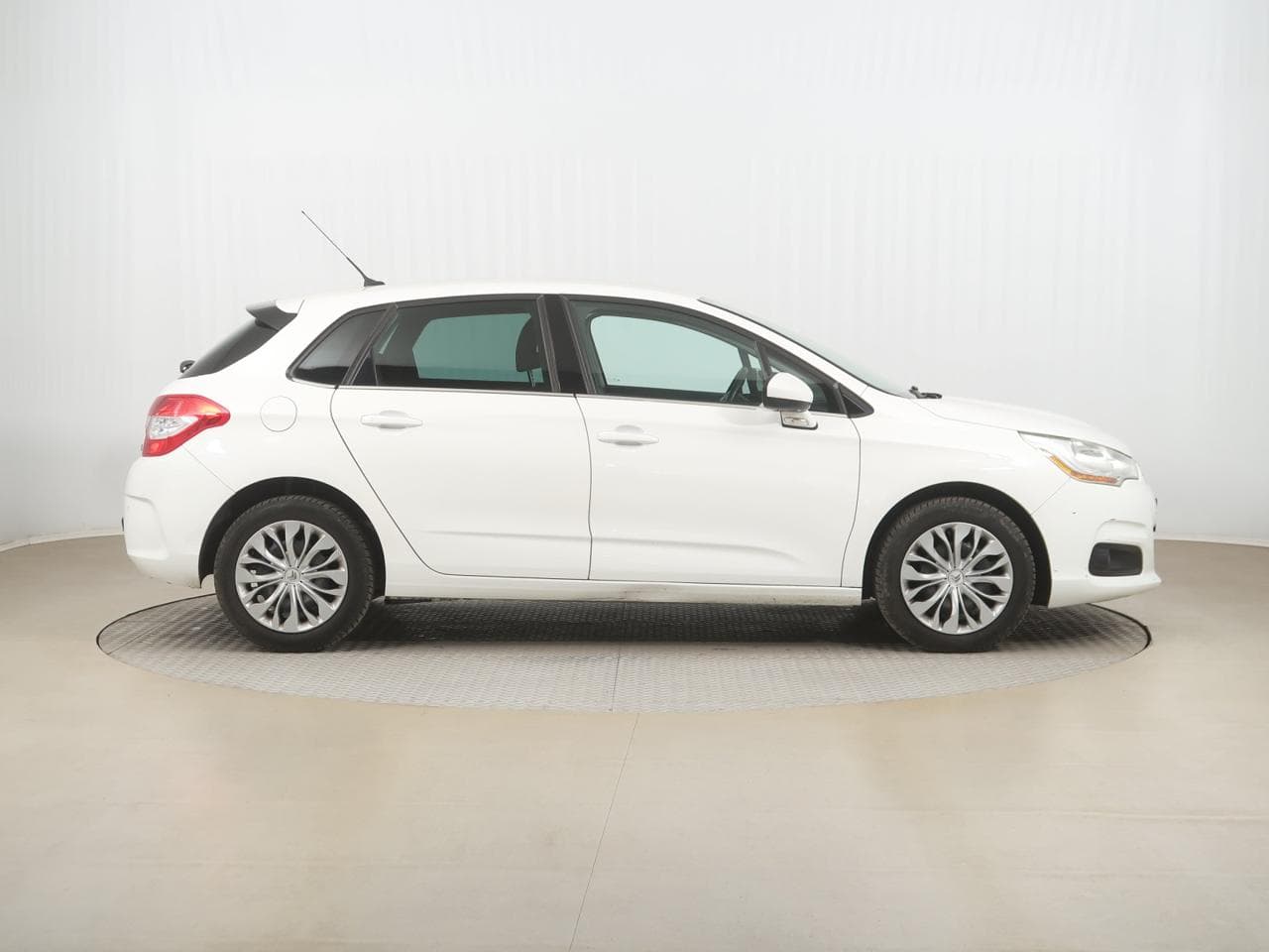 2012 Citroen C4 - 15