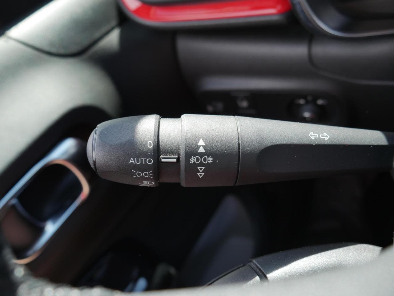 2018 Citroen C3 - 26