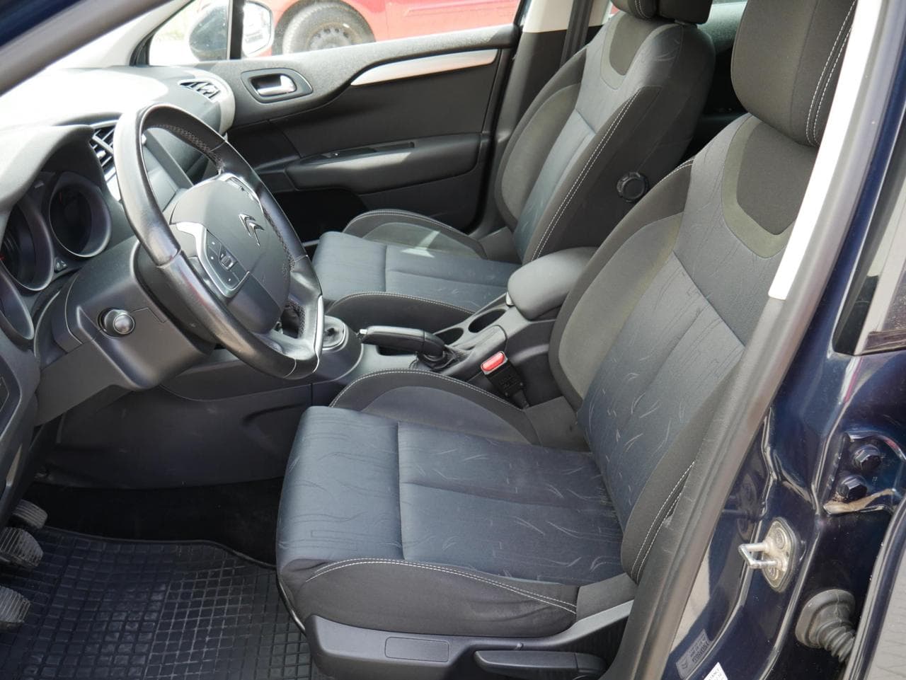 2011 Citroen C4 - 13