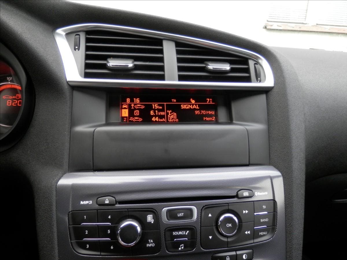 2014 Citroen C4 - 12