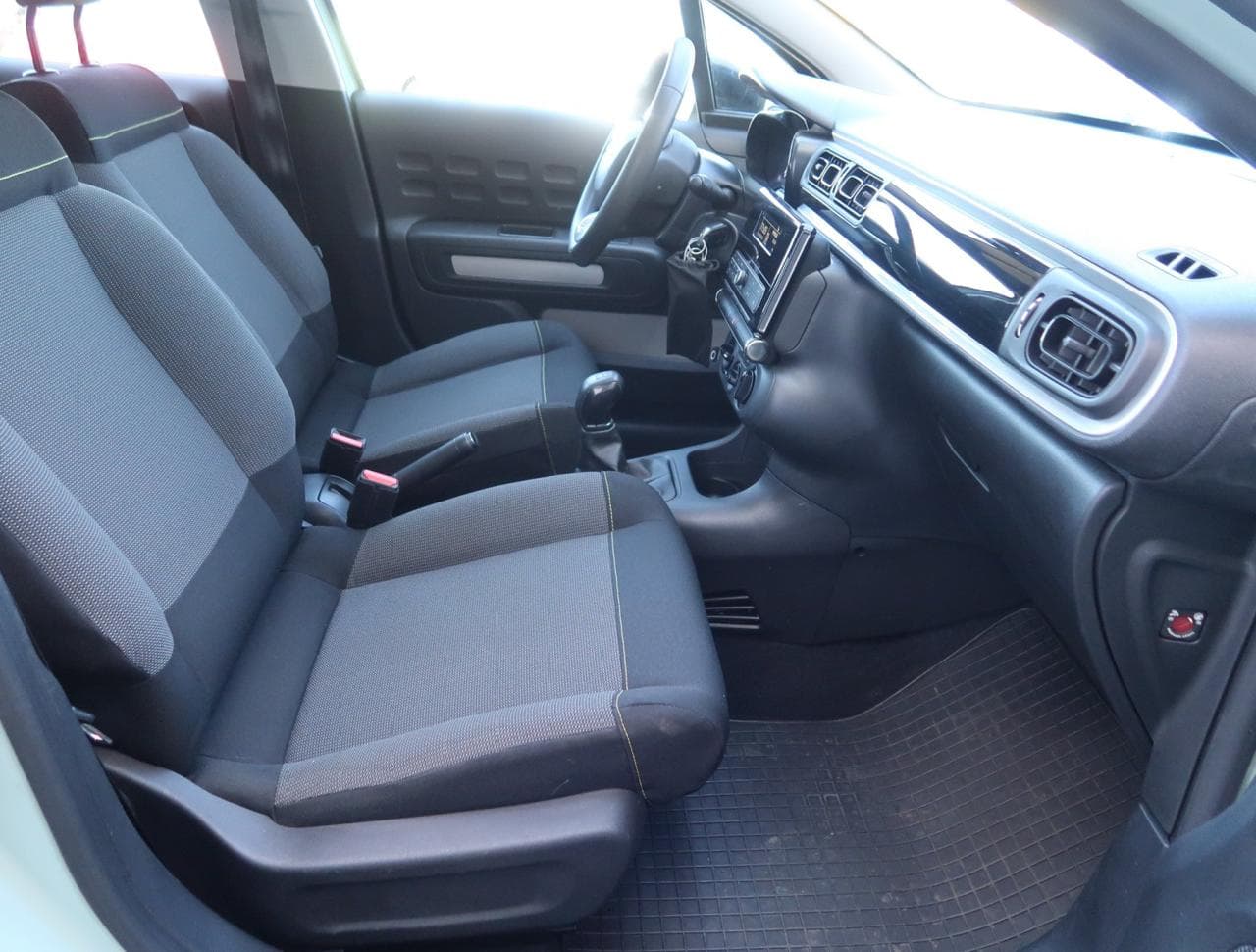 2018 Citroen C3 - 12