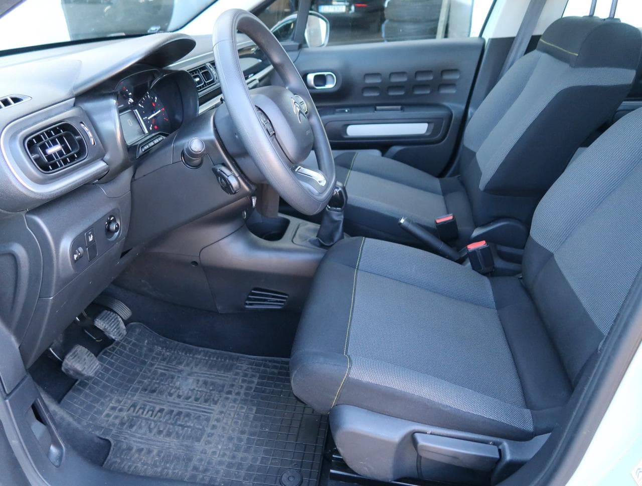 2018 Citroen C3 - 16
