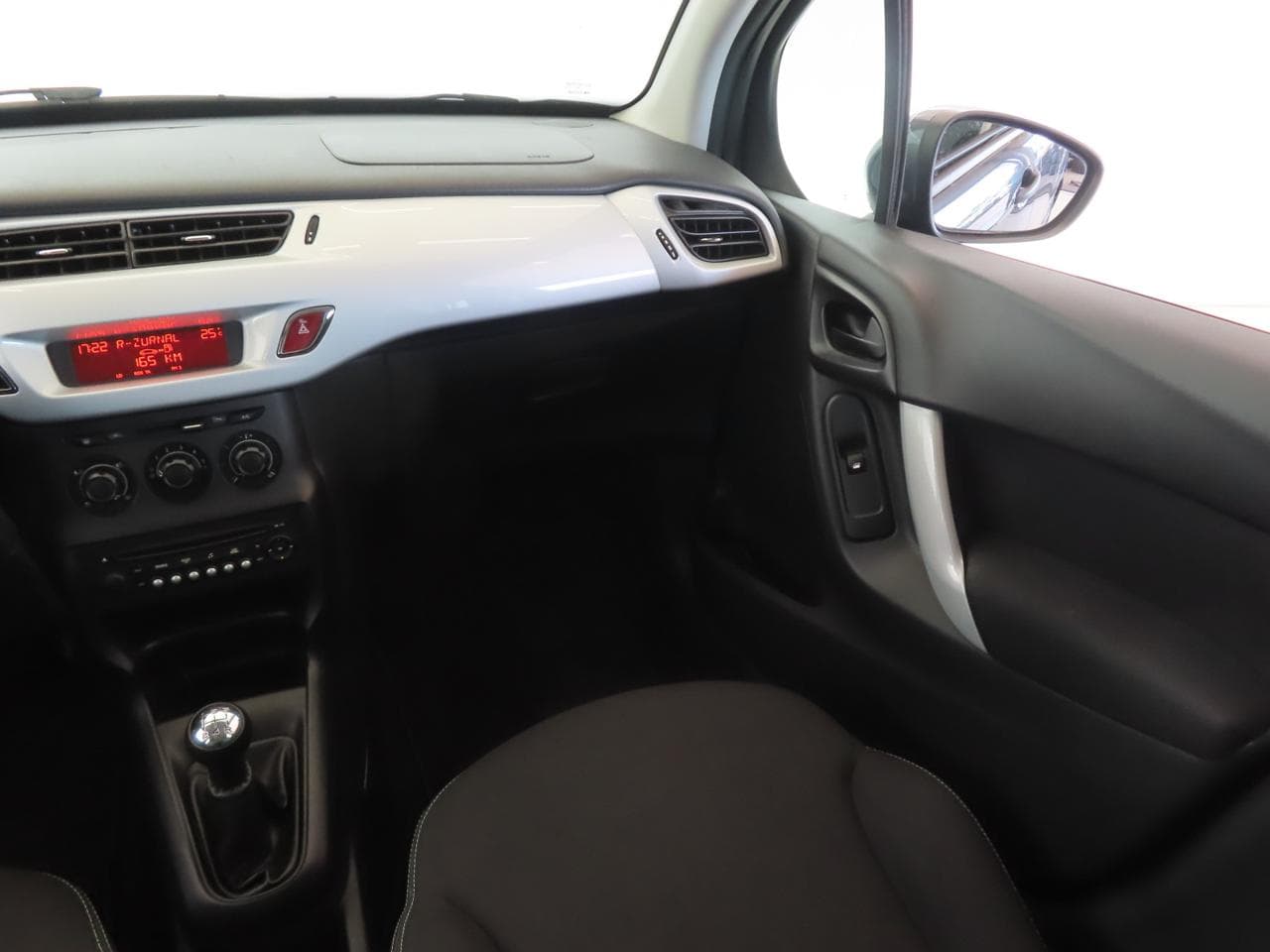 2016 Citroen C3 - 11