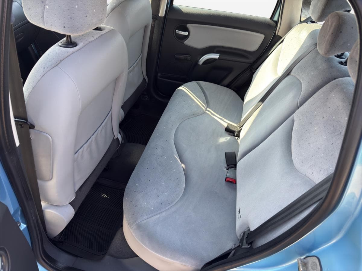 2003 Citroen C3 - 12
