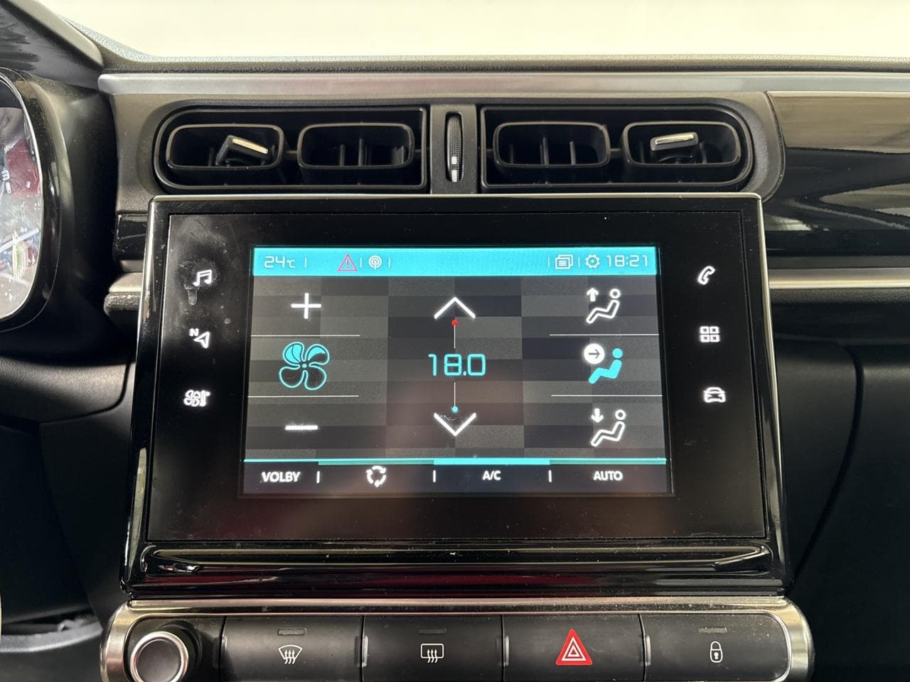 2018 Citroen C3 - 23