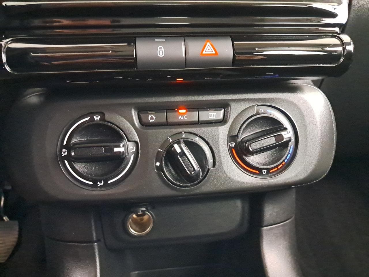 2022 Citroen C3 - 24