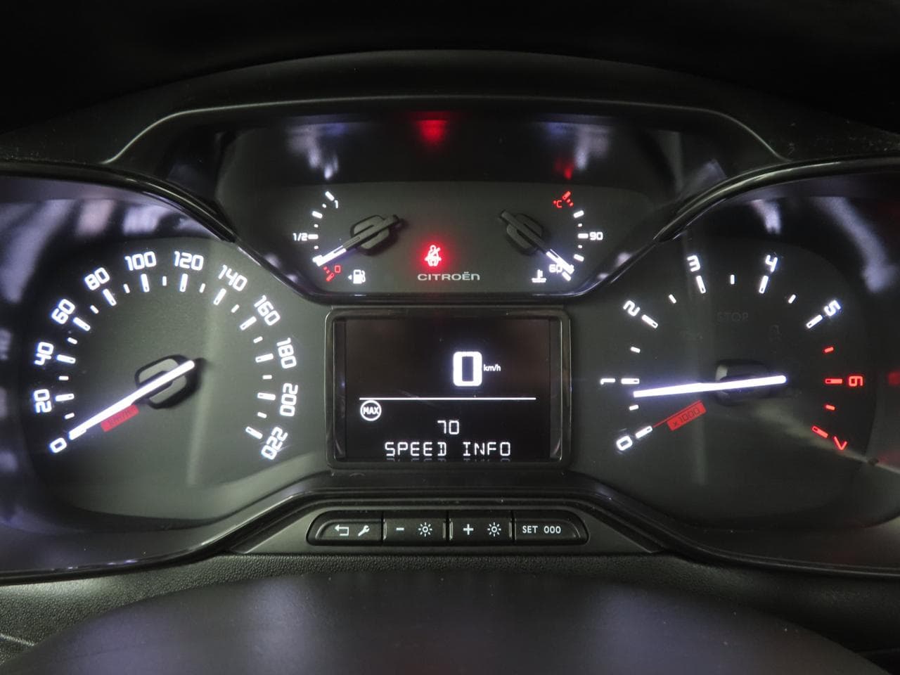 2018 Citroen C3 - 21