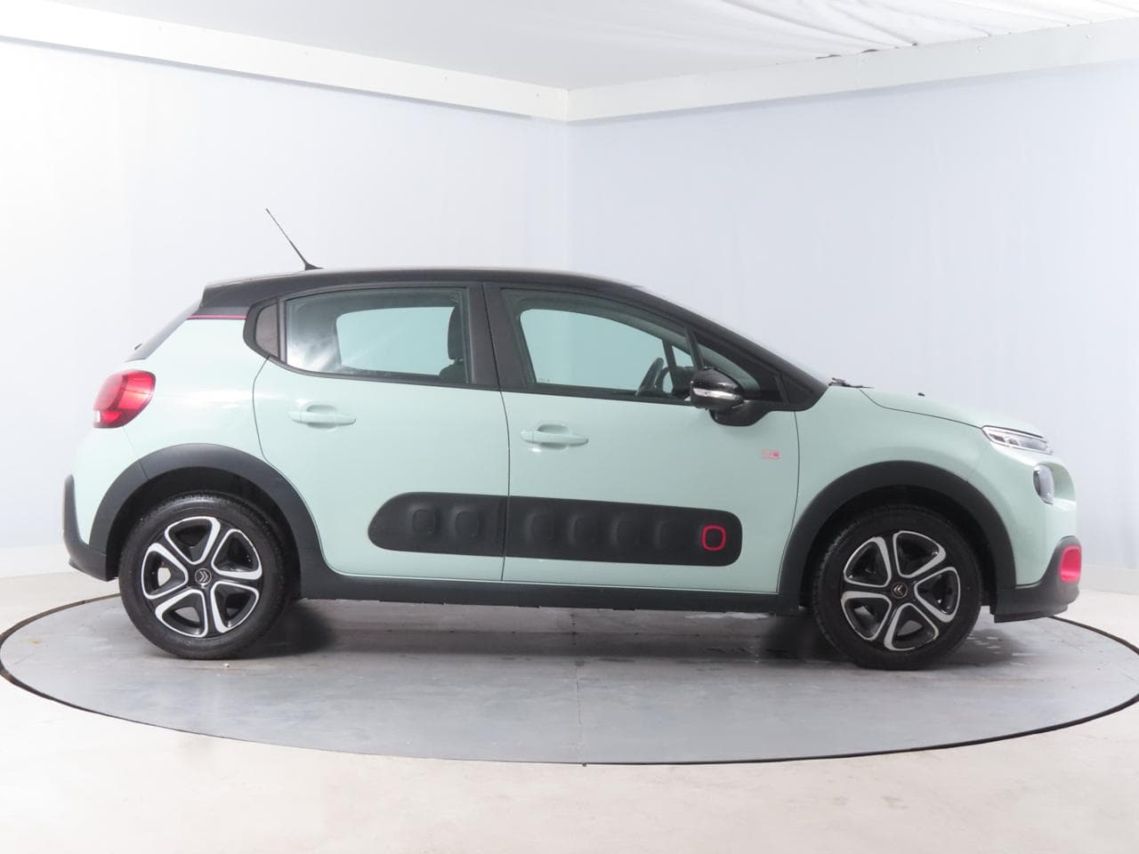 2018 Citroen C3 - 8
