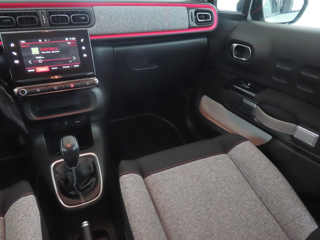 2018 Citroen C3 - 11